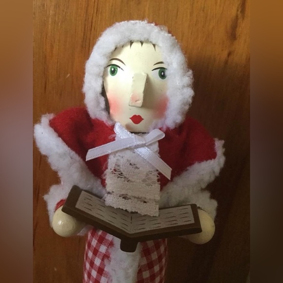 Limited Edition 2007, Wood Nutcrackers Christmas Decor 8” Caroler Decoration - Picture 6 of 11